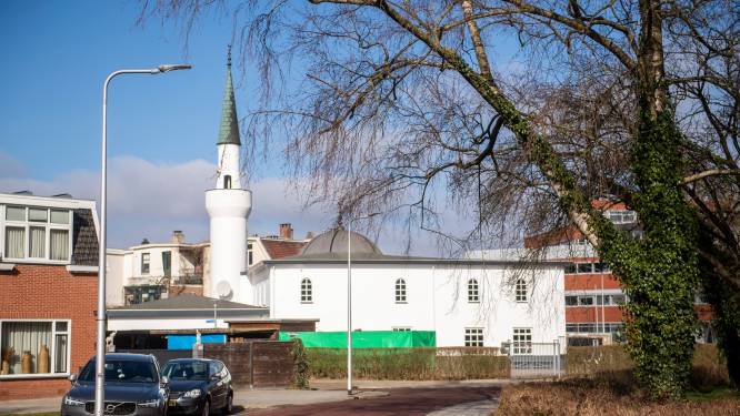 In Zwolle al jaren gedoe over gebedsoproep moskee, terwijl in Almelo geen wanklank klinkt. Hoe kan dat?