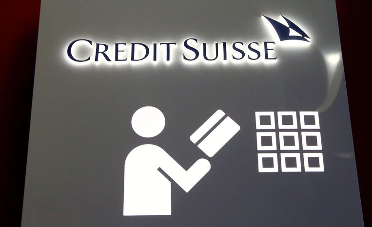 Het logo van de Zwitserse bank Credit Suisse, die betrokken is bij meerdere schandalen.  Beeld Reuters