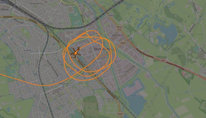 De route die de helikopter volgde boven Zwolle gisteravond.
