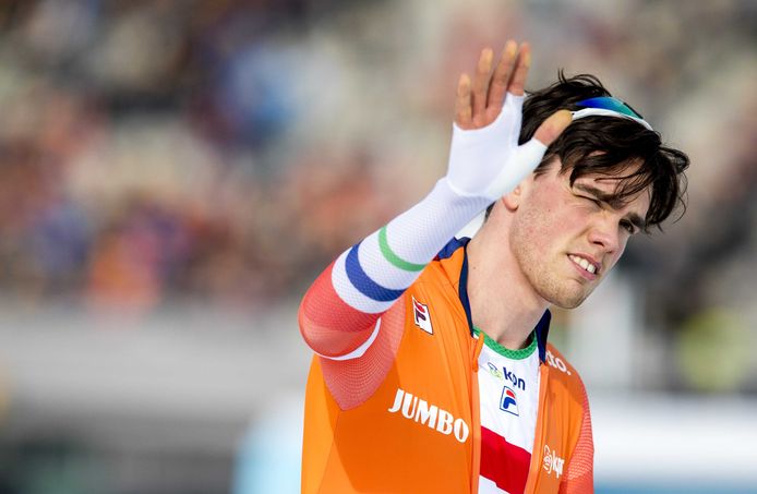 Patrick Roest na de 1500 meter op het WK Allround Schaatsen op De Coolste Baan van Nederland in het Olympisch Stadion.