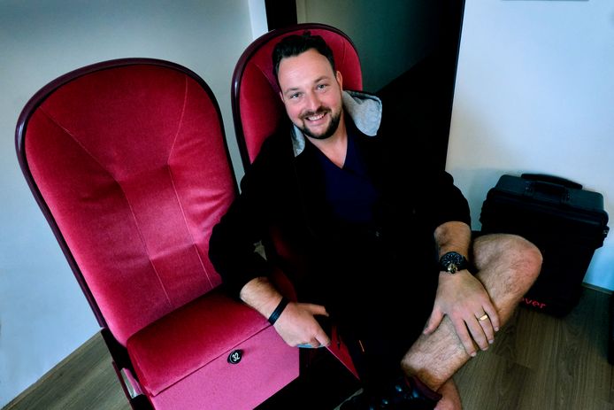 Robin Gommers in theaterstoelen