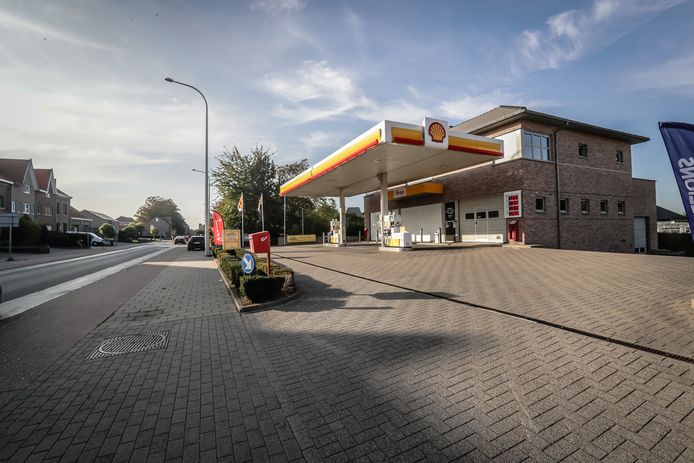 Aan dit tankstation op de Grendelbaan in Diepenbeek speelde de ontvoering zich af.