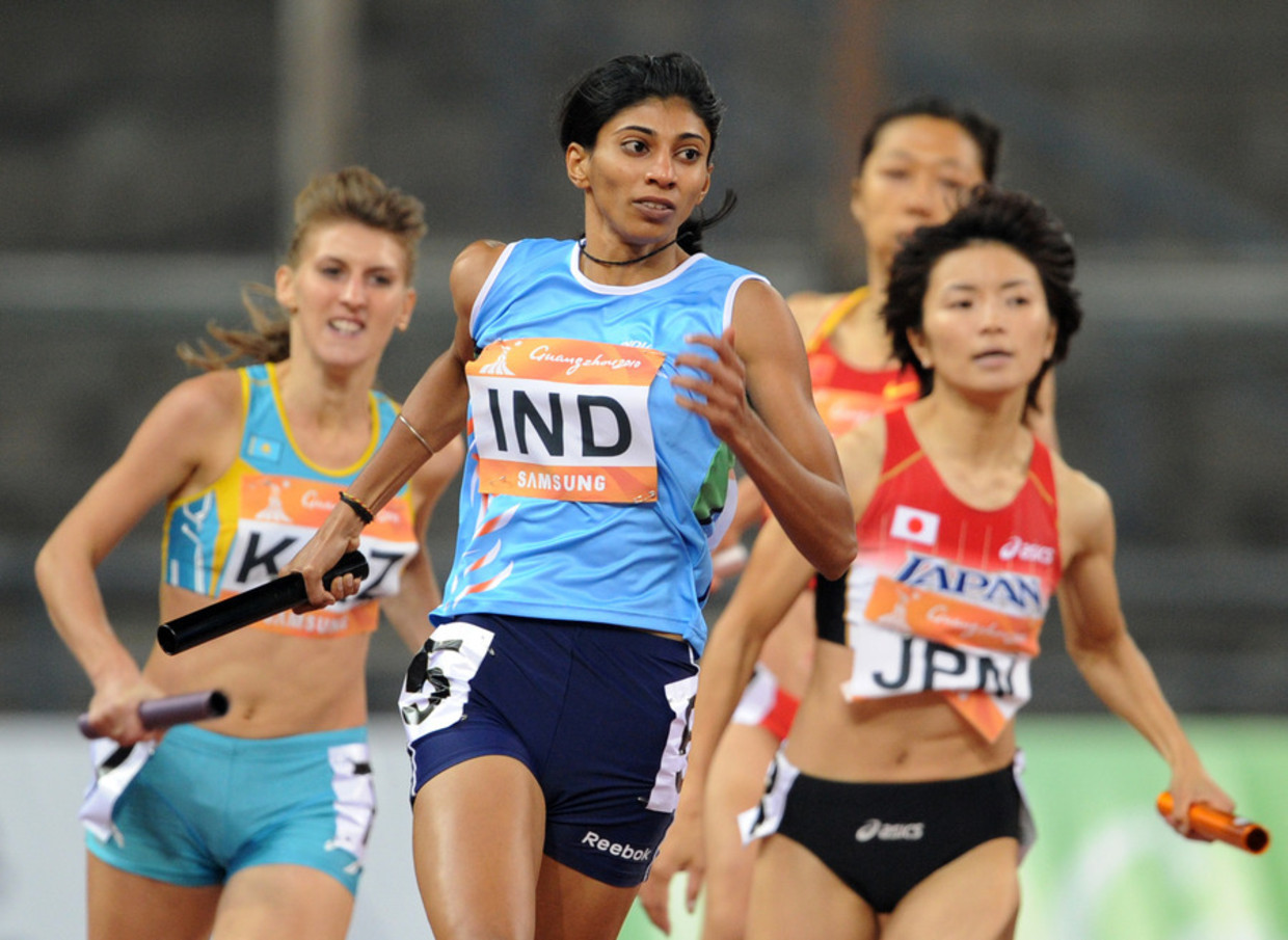 Ashwini Akkunji, in lichtblauw shirt. Beeld afp