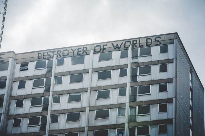 Donkere boodschap siert de laatste Rabottoren Gent pzc.nl