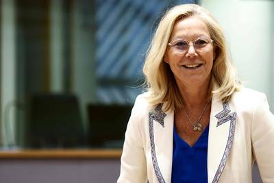 Sigrid Kaag te gast in Diepenheim bij Politiek in de Pol
