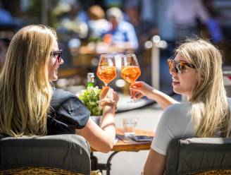WEERBERICHT. Terrasjesweer met temperaturen tot wel 24 graden, maar wat met de rest van de week?