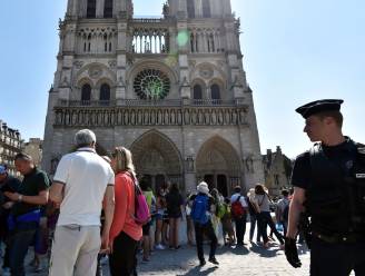 Nieuwe aanslag verijdeld in Parijs? Auto met zes gasflessen bij Notre-Dame