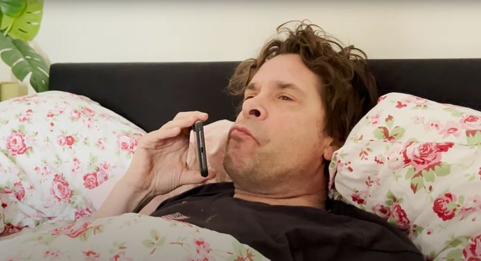 Hans Teeuwen belt met Ziggo