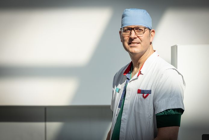 Vlaanderen maakte kennis met Joep Knol in het Play4-programma ‘Topdokters’. “Zelfs na bijna twintig jaar zou ik me geen mooiere job kunnen voorstellen.”