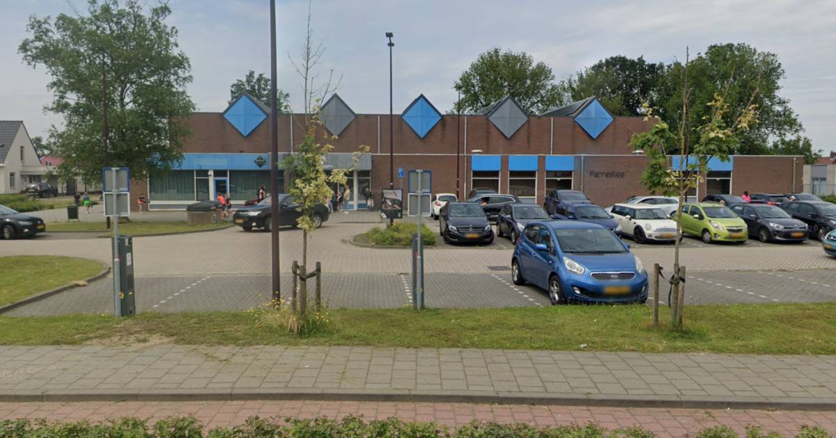Ouders zijn helemaal klaar met onveilige en vieze gymzaal in Hoeven: ‘Nog dit jaar een oplossing’