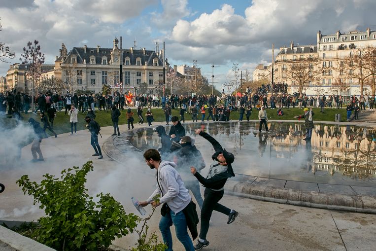 Massale protesten tegen de ­pensioenhervorming in Parijs, eerder deze maand. Wolf: ‘Het belangrijkste land voor wie het populisme nu een bedreiging vormt, is volgens mij Frankrijk.’ Beeld NurPhoto via Getty Images