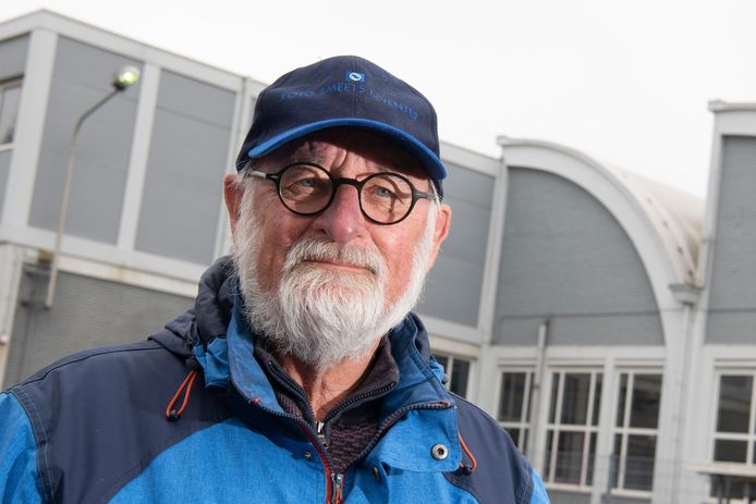 Oud-werknemer Jan van den Berg op het terrein van voormalig drukkerij Roto Smeets. ,,Ik heb oprichter Piet van de Griendt niet persoonlijk gekend. Maar ik zag wel meteen dat hij een mooi bedrijf had neergezet. Sociaal, maar ook erg innovatief.''