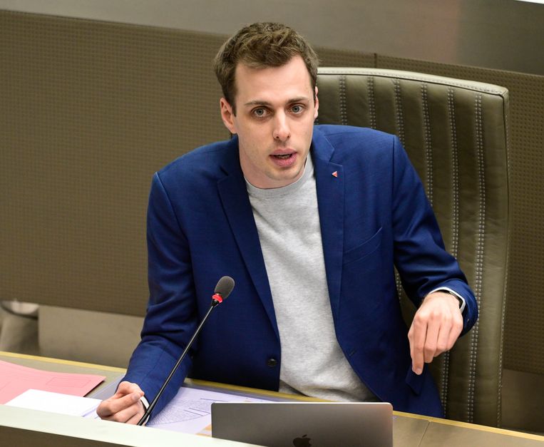 Jos D’Haese (PVDA): “Uit onderzoek blijkt dat slechts 0,7 procent van de zendtijd op traditionele media naar onze partij gaat, terwijl N-VA en Vlaams Belang veel meer aan bod komen. Wij moeten de strijd dan wel aangaan op sociale media.