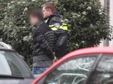 Agenten vallen woning binnen in Fahrenheitstraat: Twee jongens aangehouden voor bezit balletjespistool