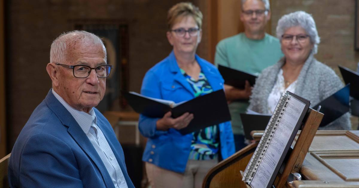 Het wordt stil in Neerkant; organist Theo speelt na 65 jaar zijn laatste noot in Willibrorduskerk