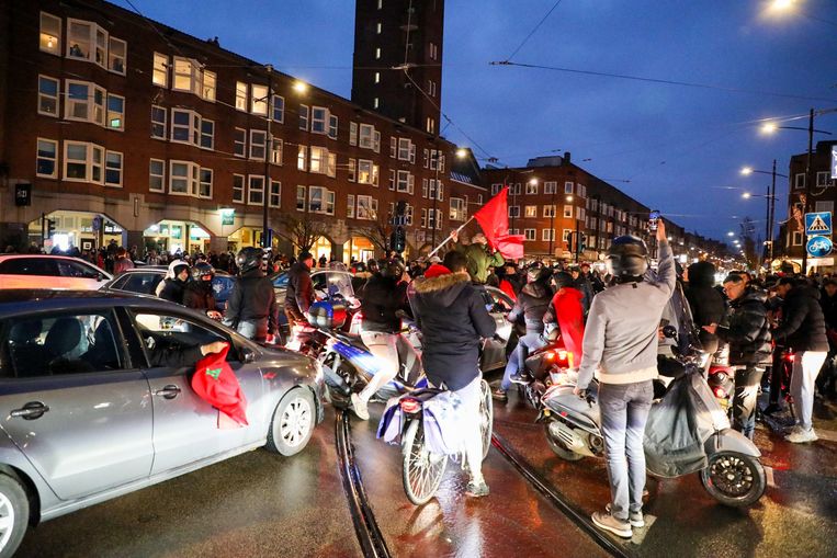 Na de winst van Marokko op België tijdens het WK voetbal in Qatar werd het ook in Amsterdam onrustig. Beeld ANP