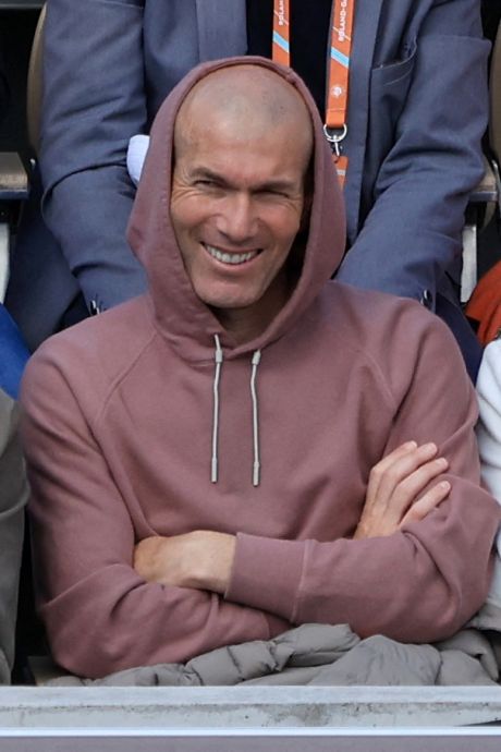 L’apparition remarquée de Zidane dans les tribunes de Roland-Garros: “Signe au PSG!”