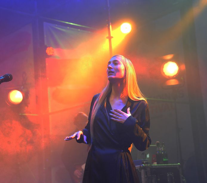 Uit archief: S10 - hier tijdens het Bevrijdingsfestival 2021 - treedt op 10 september op in de Grote Kerk.