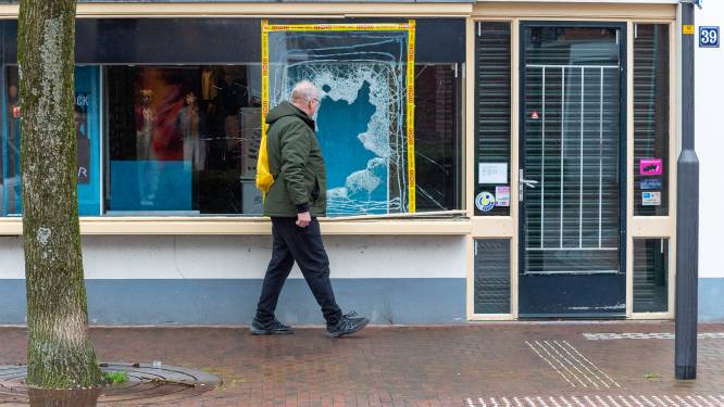 Ravage in winkel van juwelier Jan uit Vaassen: ‘Ze hebben alles kapotgeslagen’