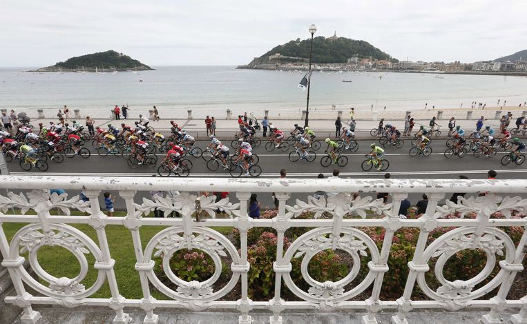 Mollema spoelt Tourdrama door met solo in Clásica San ...