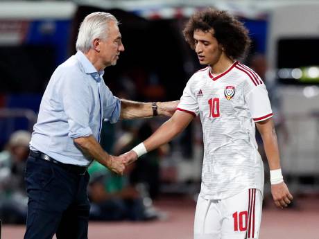 Van Marwijk wint in Libanon en houdt hoop op WK, Irak van Advocaat hard onderuit