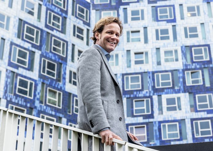Utrechter Ardin Mourik is door het ministerie van Binnenlandse Zaken aangesteld als studentenhuisvestingsregisseur: hij moet er op toezien dat gemeenten hun beloften nakomen en dat er voor 2030 60.000 studentenwoningen bij worden gebouwd.