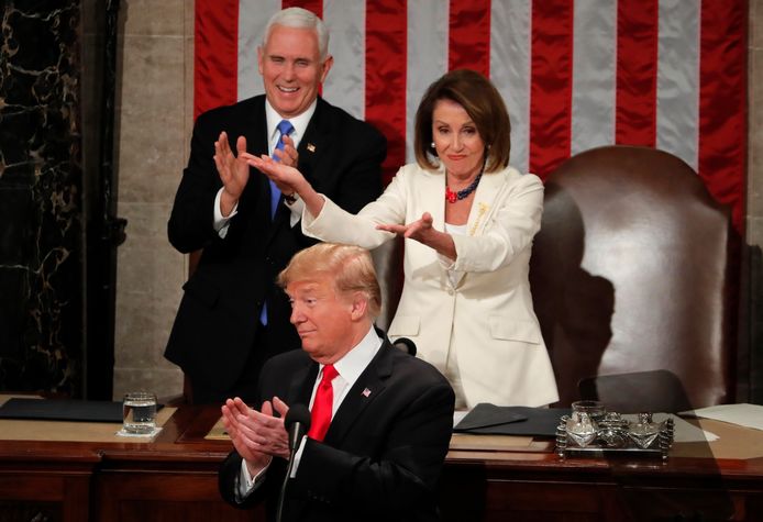 Nancy Pelosi reageert op Trumps compliment dat er nu “meer vrouwen dan ooit in het Congres zijn".