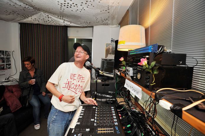 In 2003 draaide DJ Perry Witteveen midden van 10 tot 11 uur tijdens festival Incubate.