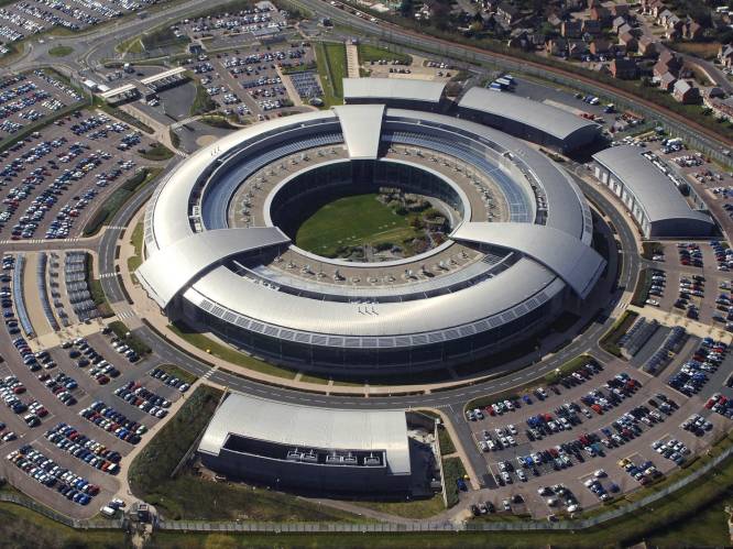 "Britse spionnen hackten in mail journalisten"