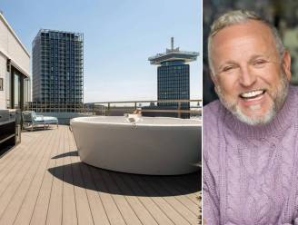 BINNENKIJKEN. Zanger Gordon (54) woont op de 7de verdieping in een luxueus penthouse mét privélift: “Het uitzicht is fantastisch” 