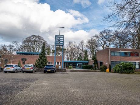 Vijftig stoelen verdwenen al naar Zyfflich, maar wat moet Berg en Dal met de rest van zijn enorme kerk?