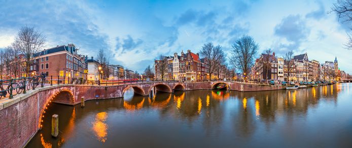 De grachten in Amsterdam bevatten schoner water dan ooit.