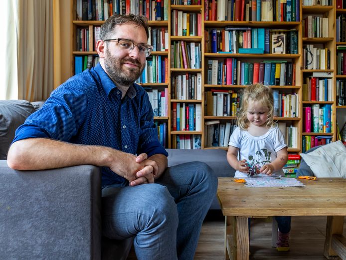 Zij-instromer Bart Luttikhuis staat inmiddels voor de klas, maar niet in Utrecht. ,,Een school in Hilversum wilde gelukkig de uitdaging wél met mij aan.