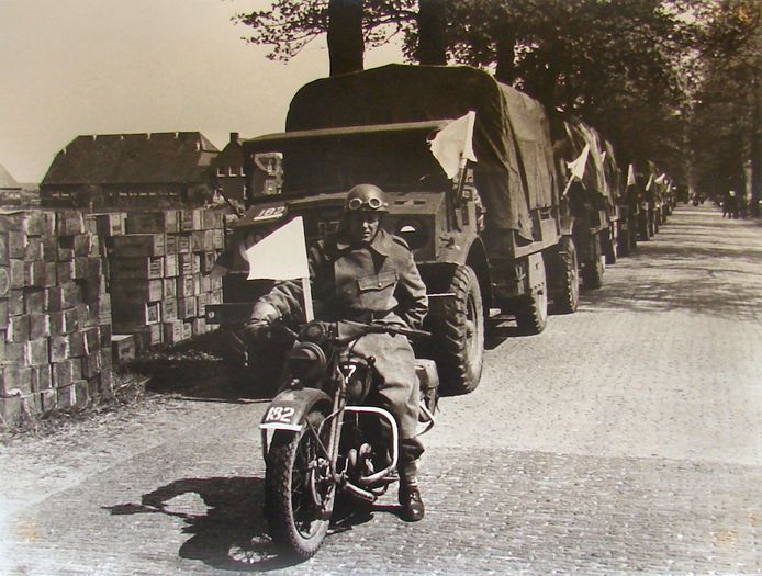 Mei 1945: kratten vol voedsel voor hongerend Nederland in de Wageningse Nude.