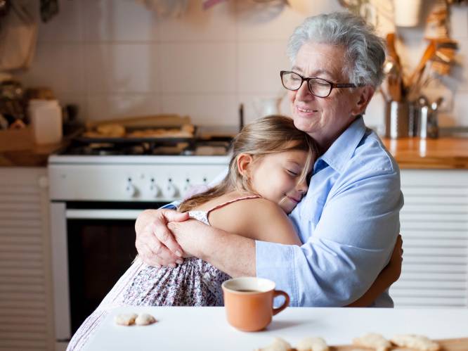 Mogen gevaccineerde grootouders kleinkinderen weer zien? Minister Vandenbroucke vraagt advies over versoepelingen van coronaregels