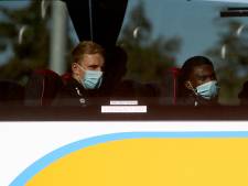 Oefenduel PSV gaat niet door: speler UNA krijgt in spelersbus telefoontje over besmetting