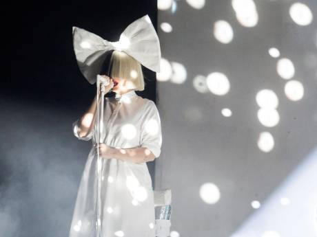 La chanteuse Sia révèle être autiste