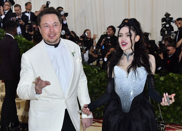Elon Musk et la chanteuse Grimes au Met Gala en 2018.