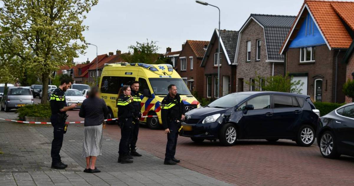 Bestuurder brommer naar ziekenhuis na aanrijding op Zandweg in Kruiningen
