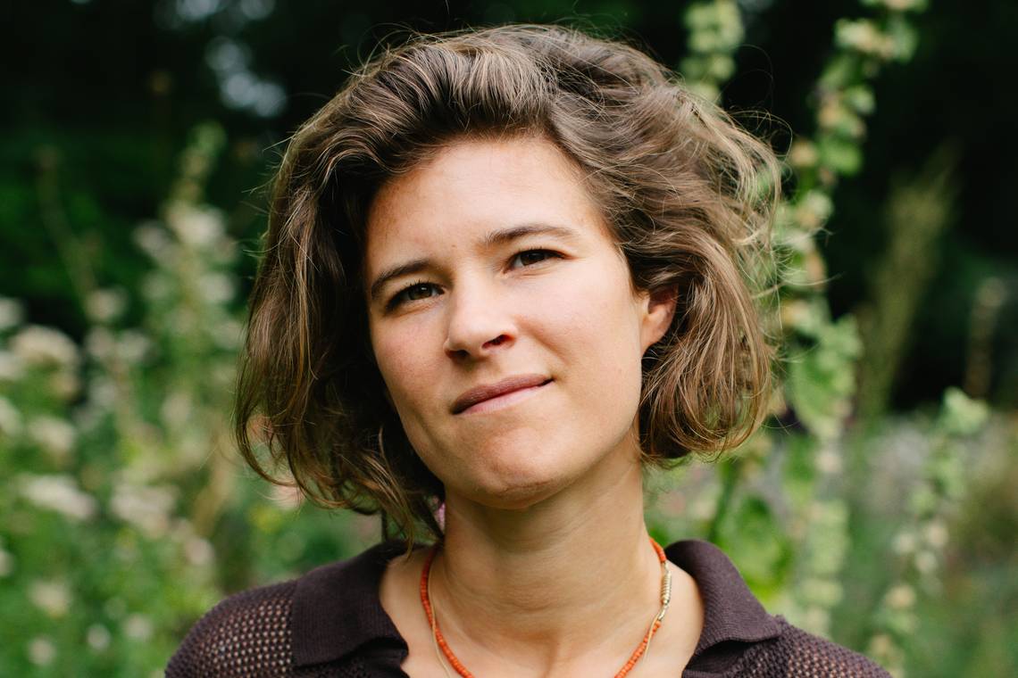 Daan Borrel over haar nieuwe roman ‘De dragers’: ‘Het klassieke gezin is een gevangenis’