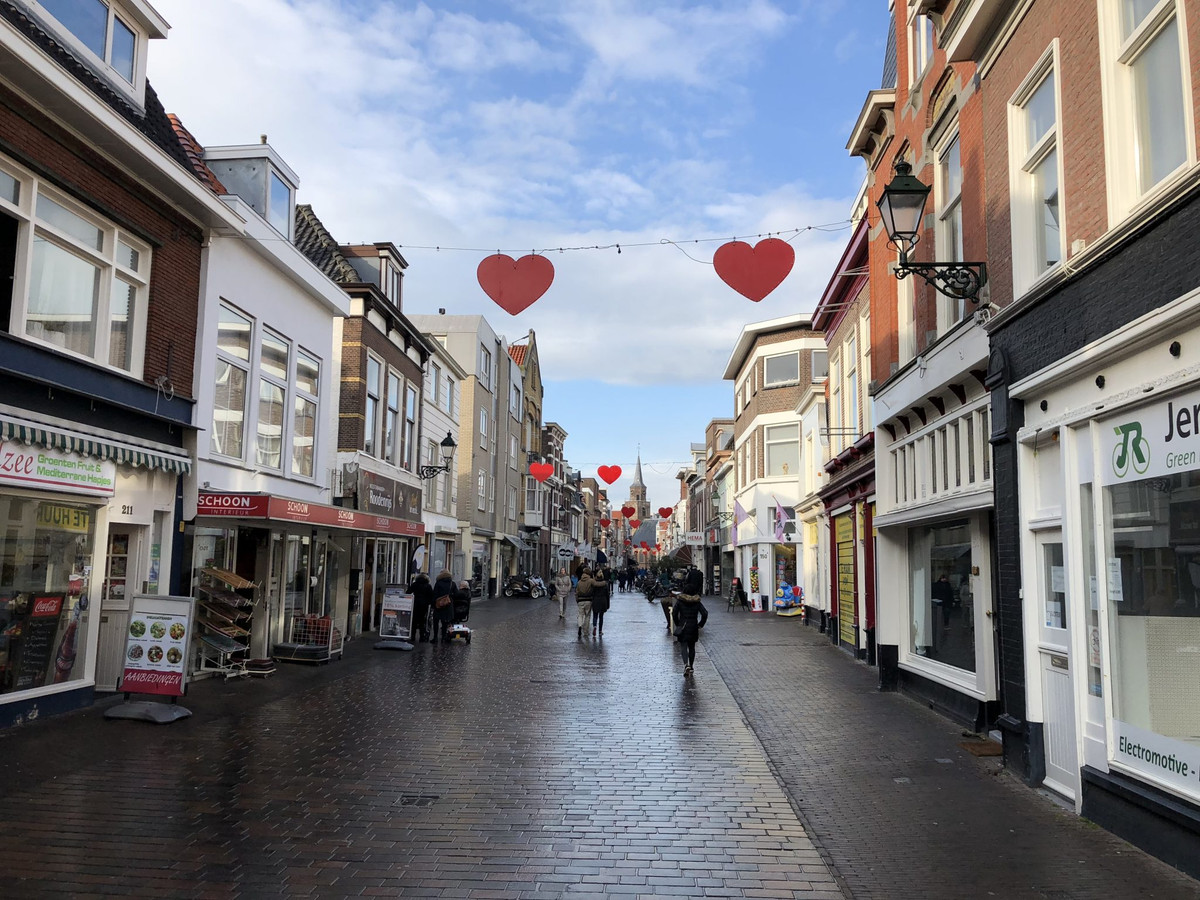 In De Keizerstraat Opent Een Winkel Voor De Koop En Verkoop Van 