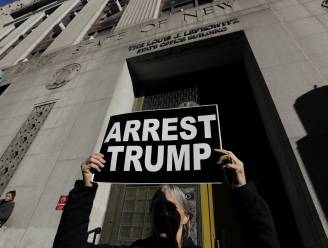 Amerikaanse politie zet zich schrap voor mogelijke arrestatie van Trump