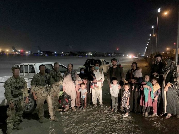 Een groep Amerikaanse militaire veteranen die allemaal in Afghanistan hebben gediend, hebben woensdagnacht in een zelf uitgevoerde geheime operatie Afghanen gered die groot gevaar zouden lopen door de machtsovername door de taliban.