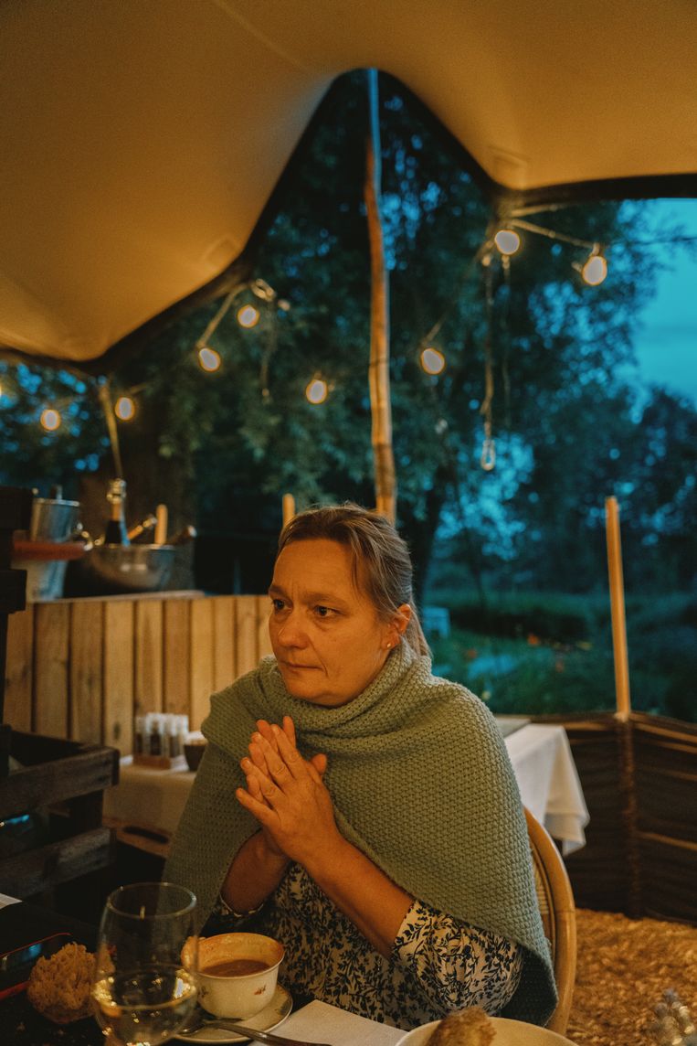 'Twee broers mailen me elke week dat ik een onnozele slet ben. Gelukkig is het aantal steunberichten dat ik krijg veel groter.' Beeld Wouter Van Vooren