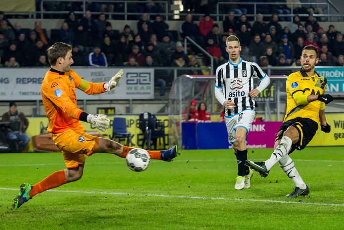Mitchell te Vrede neemt de 4-1 voor zijn rekening.