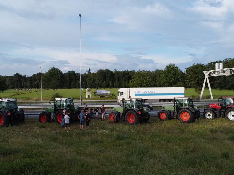 Boze boeren onaangekondigd de snelweg op in Brabant