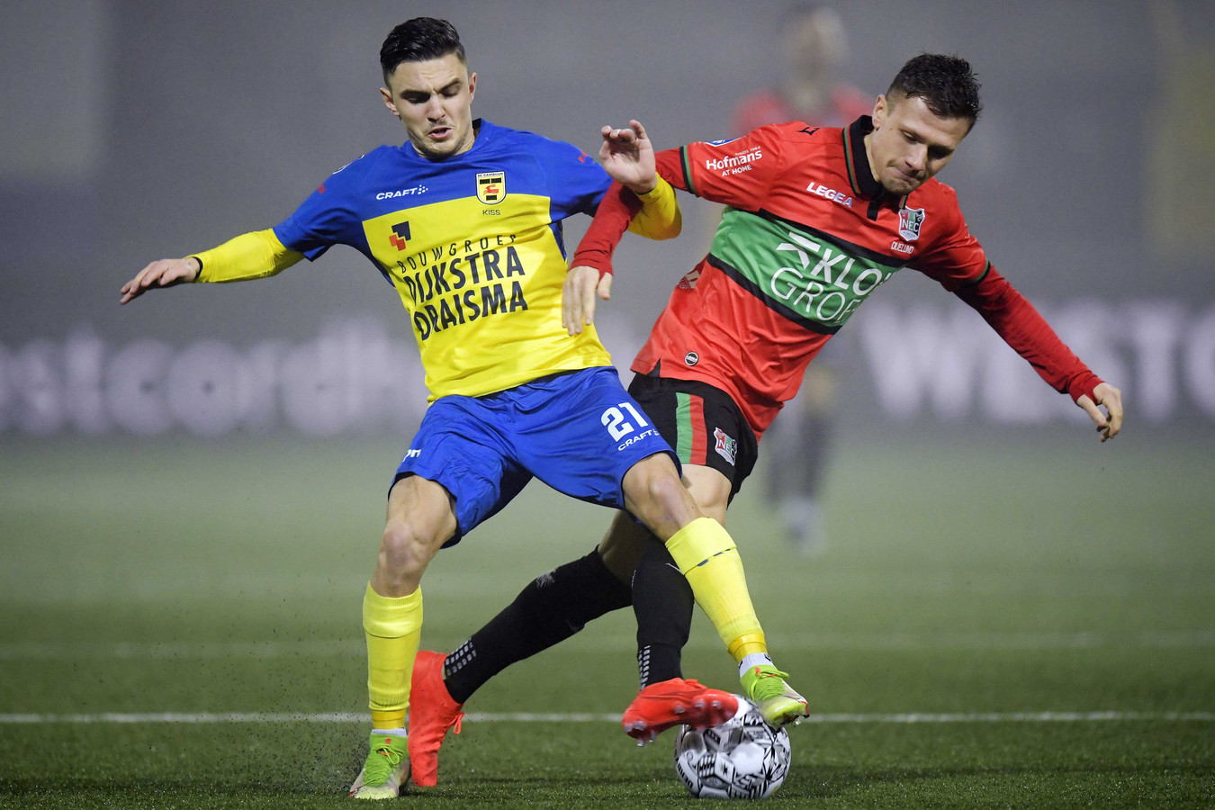 NEC won met 1-2 bij SC Cambuur.