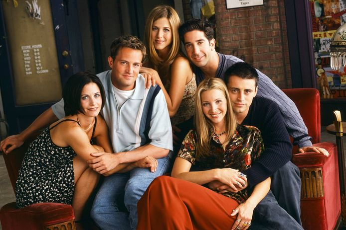 Courteney Cox als Monica Geller, Matthew Perry als Chandler Bing, Jennifer Aniston als Rachel Green, David Schwimmer als Ross Geller, Matt LeBlanc als Joey Tribbiani en Lisa Kudrow als Phoebe Buffay in 'Friends'.