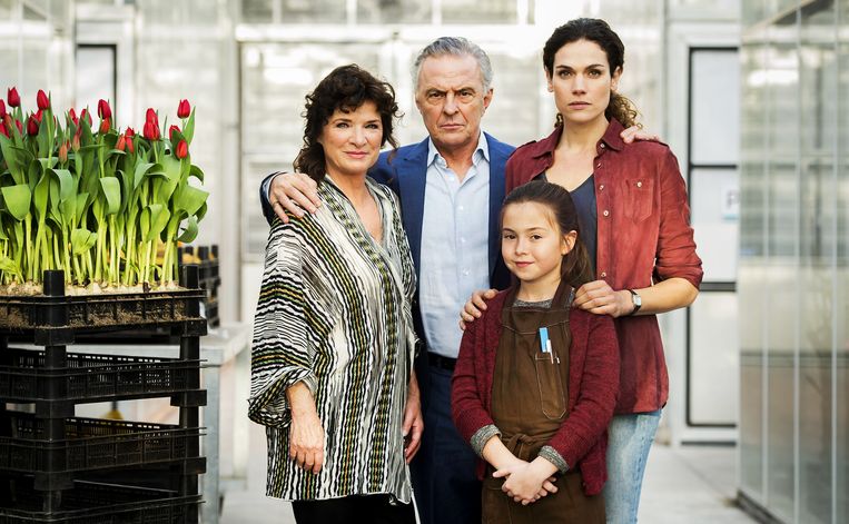 De hoofdrolspelers van het eerste seizoen Zwarte Tulp. Beeld RTL