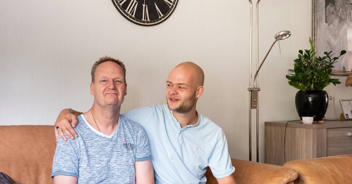 Lichaam van vader én zoon wordt overgenomen door chronische ziekte: ‘Ik ...
